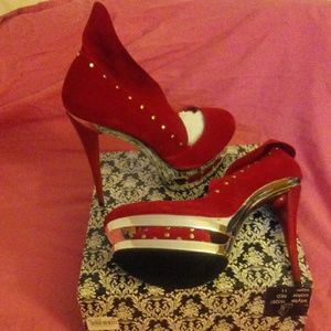 Privileged brand stilleto